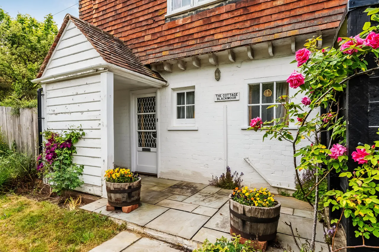 Roodlands Lane, Four Elms, TN8, photo 17