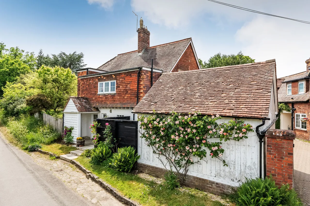 Roodlands Lane, Four Elms, TN8, photo 13