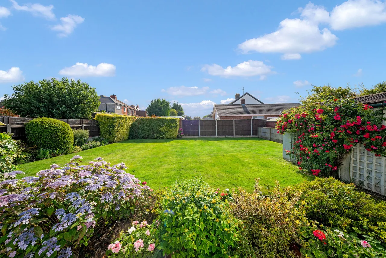 Hill View, Widnes, Widnes, WA8 9AL, photo 2