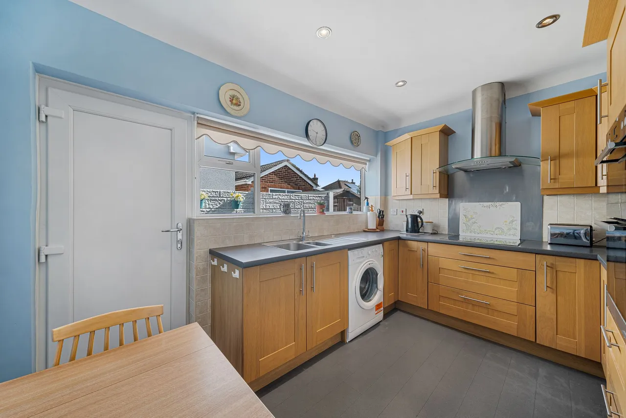Hill View, Widnes, Widnes, WA8 9AL, photo 4