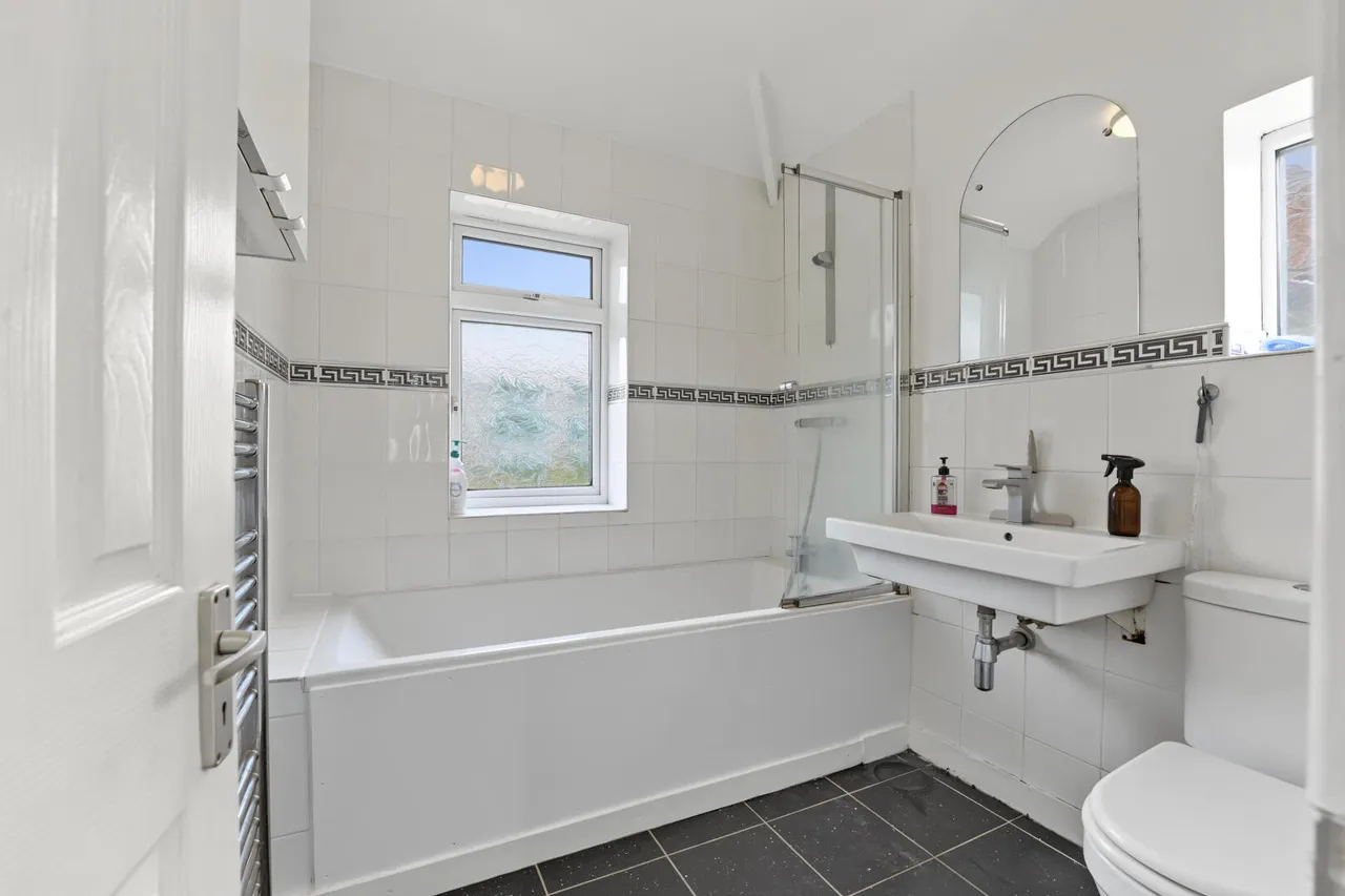 Woodgrange Avenue, Enfield, EN1, photo 24