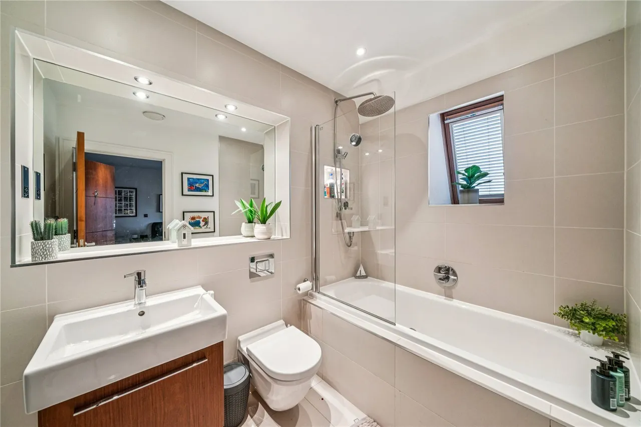 Clavering Place, London, SW12, photo 10