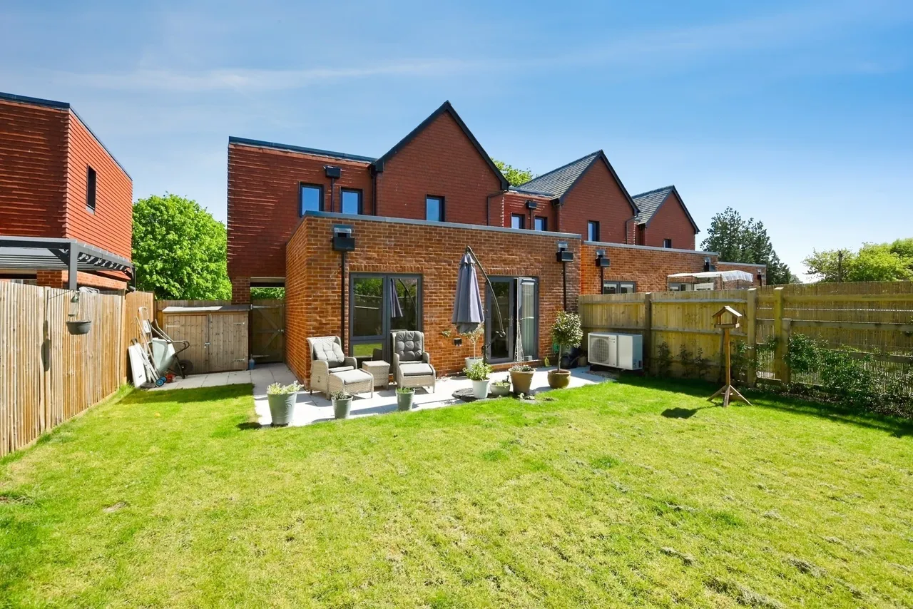 2 bed house for sale, Farriers Field, Easebourne, GU29