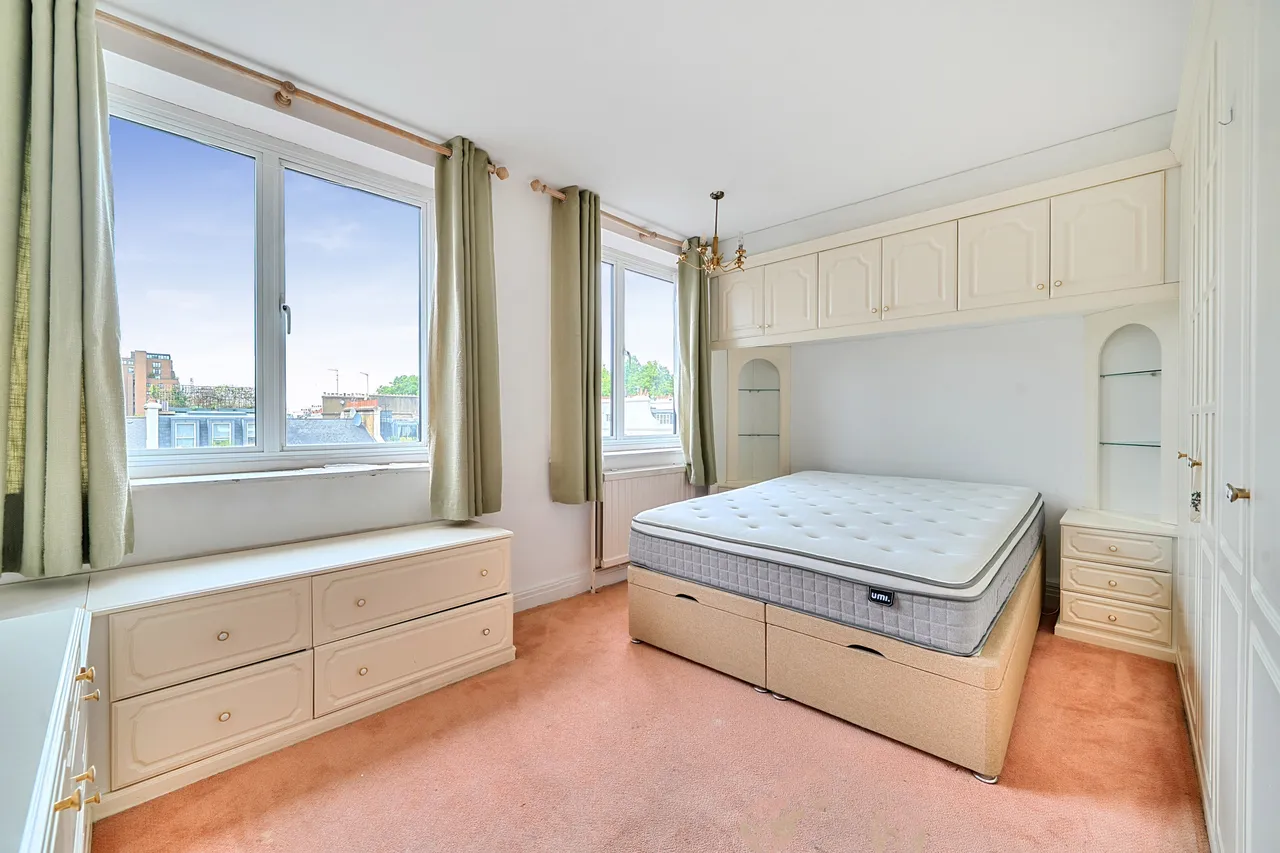 63 Campbell Court, 1-7 Queens Gate Gardens, London, photo 4