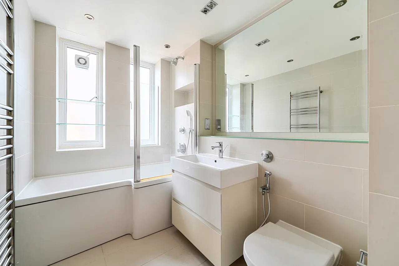 63 Campbell Court, 1-7 Queens Gate Gardens, London, photo 7