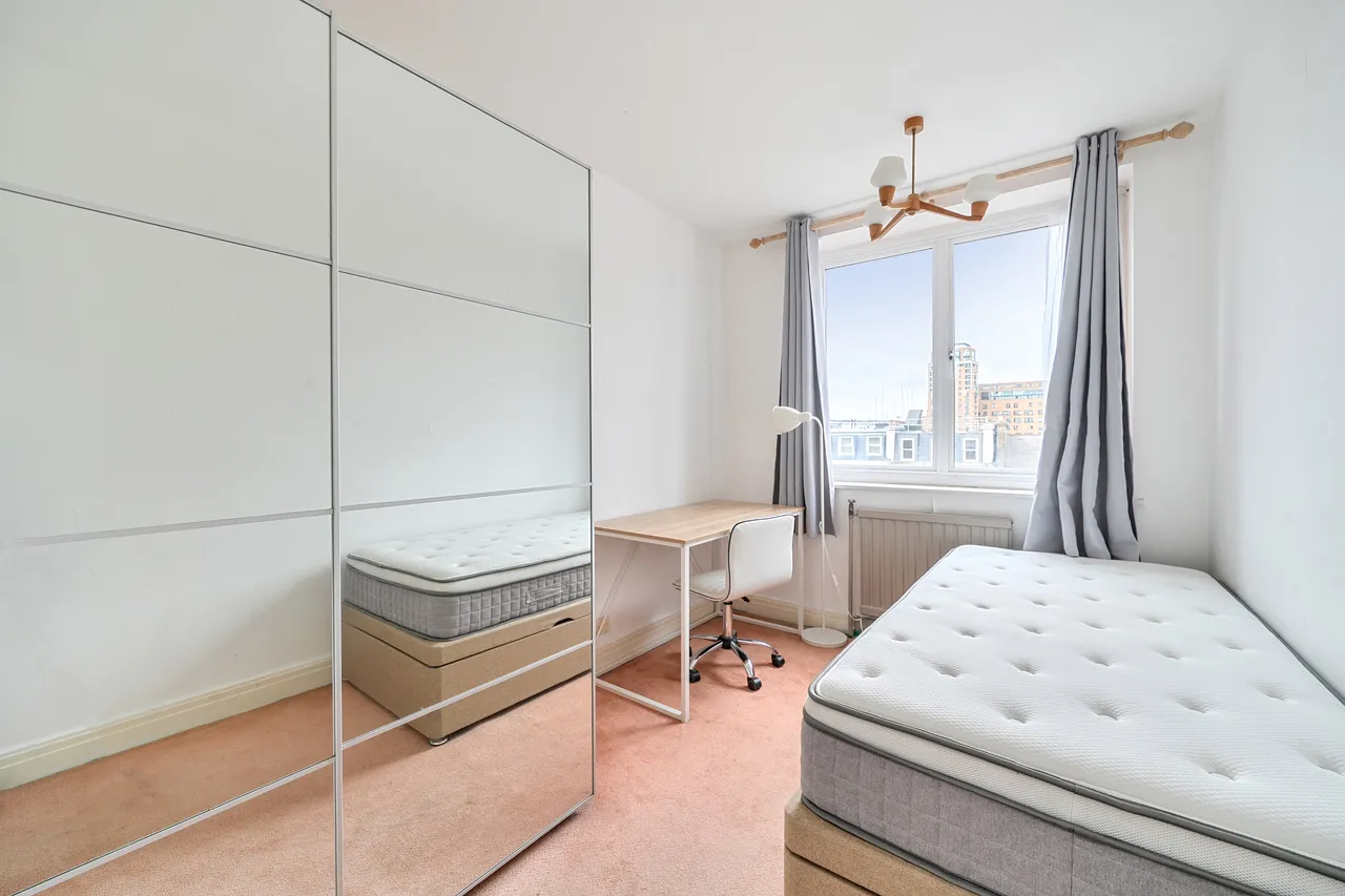 63 Campbell Court, 1-7 Queens Gate Gardens, London, photo 5