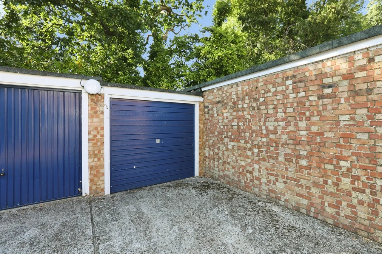 Paddockhall Road, Haywards Heath, photo 8