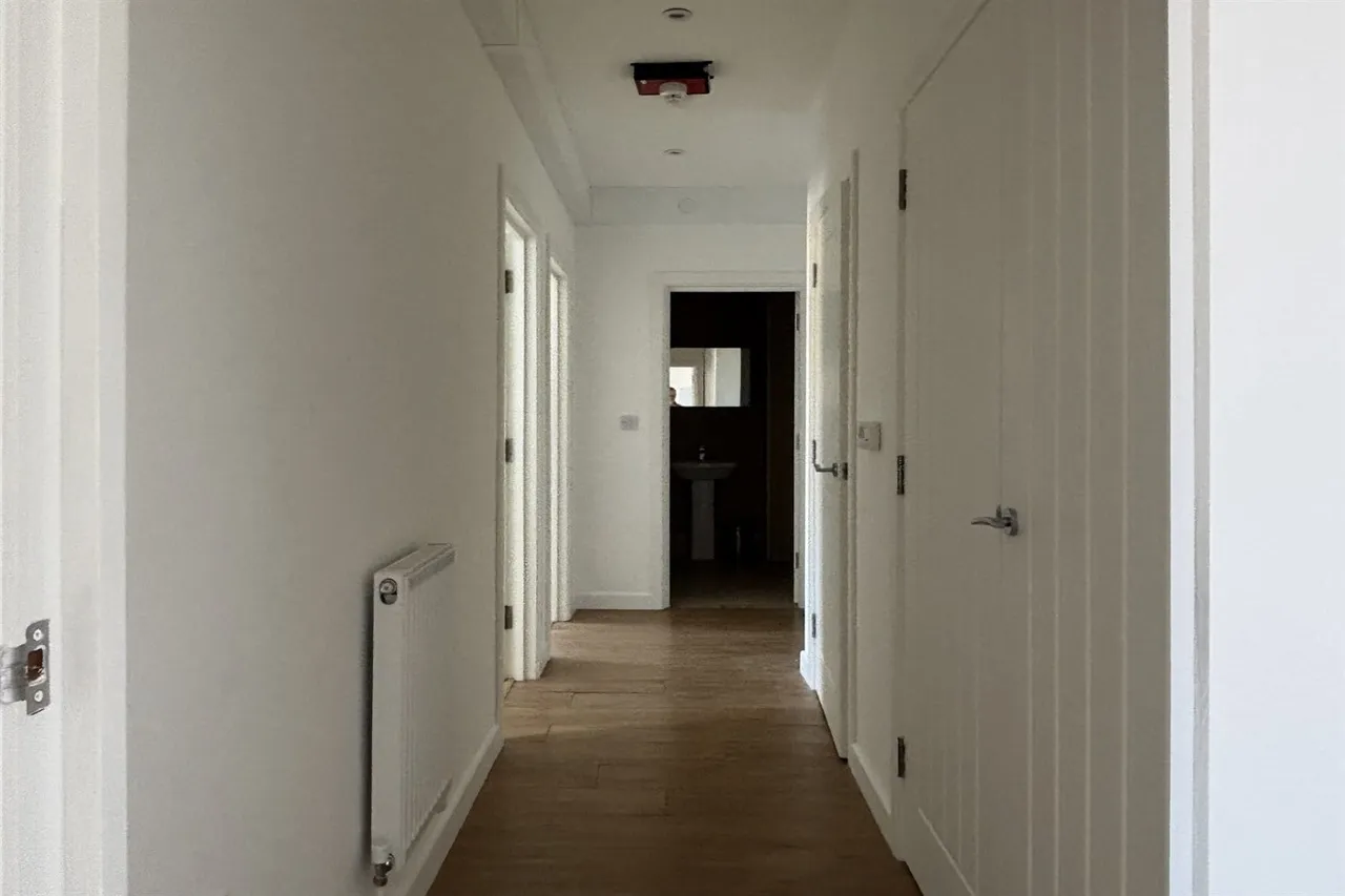 Buckingham Gardens, Slough, SL1, photo 7