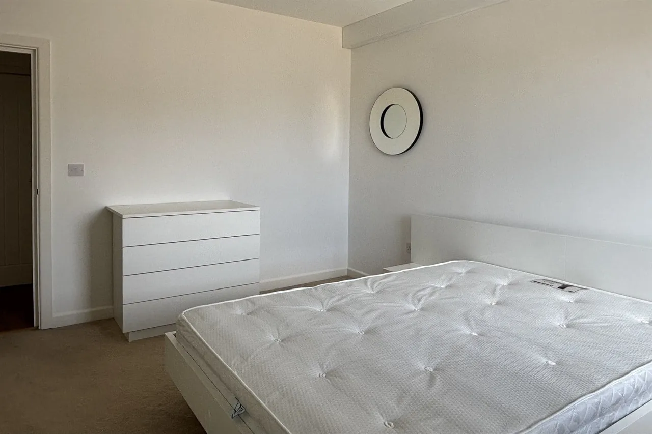 Buckingham Gardens, Slough, SL1, photo 8
