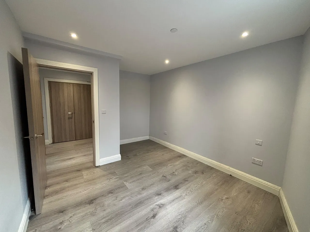 Barking Road, London, E13, photo 6