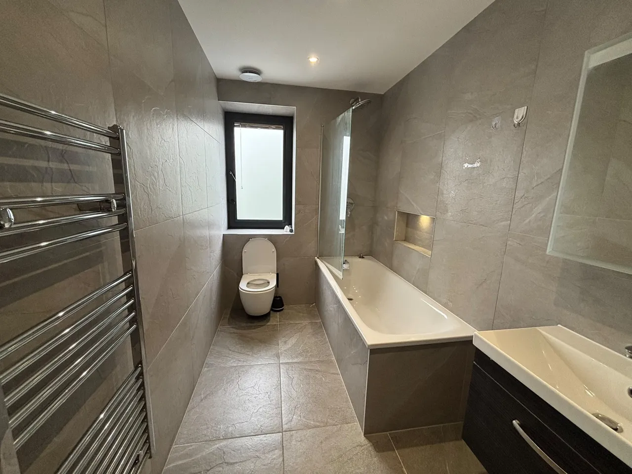 Barking Road, London, E13, photo 8
