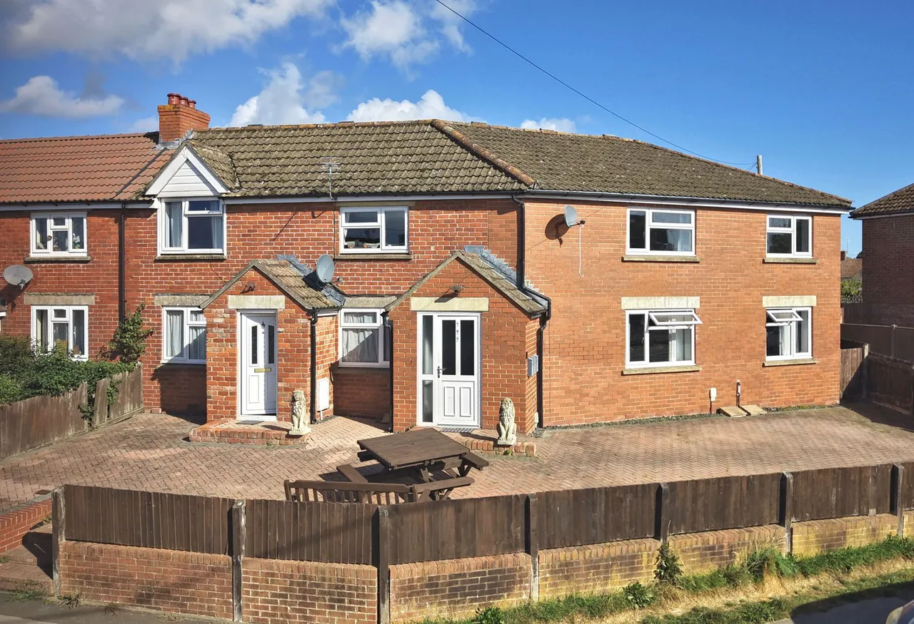 6 bed flat for sale, Bays Hill, Newtown
