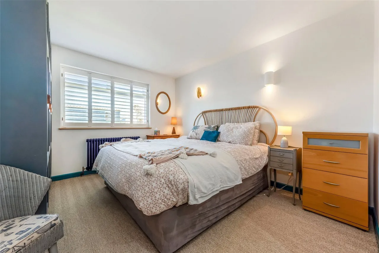 West Front Road, Pagham, PO21, photo 10