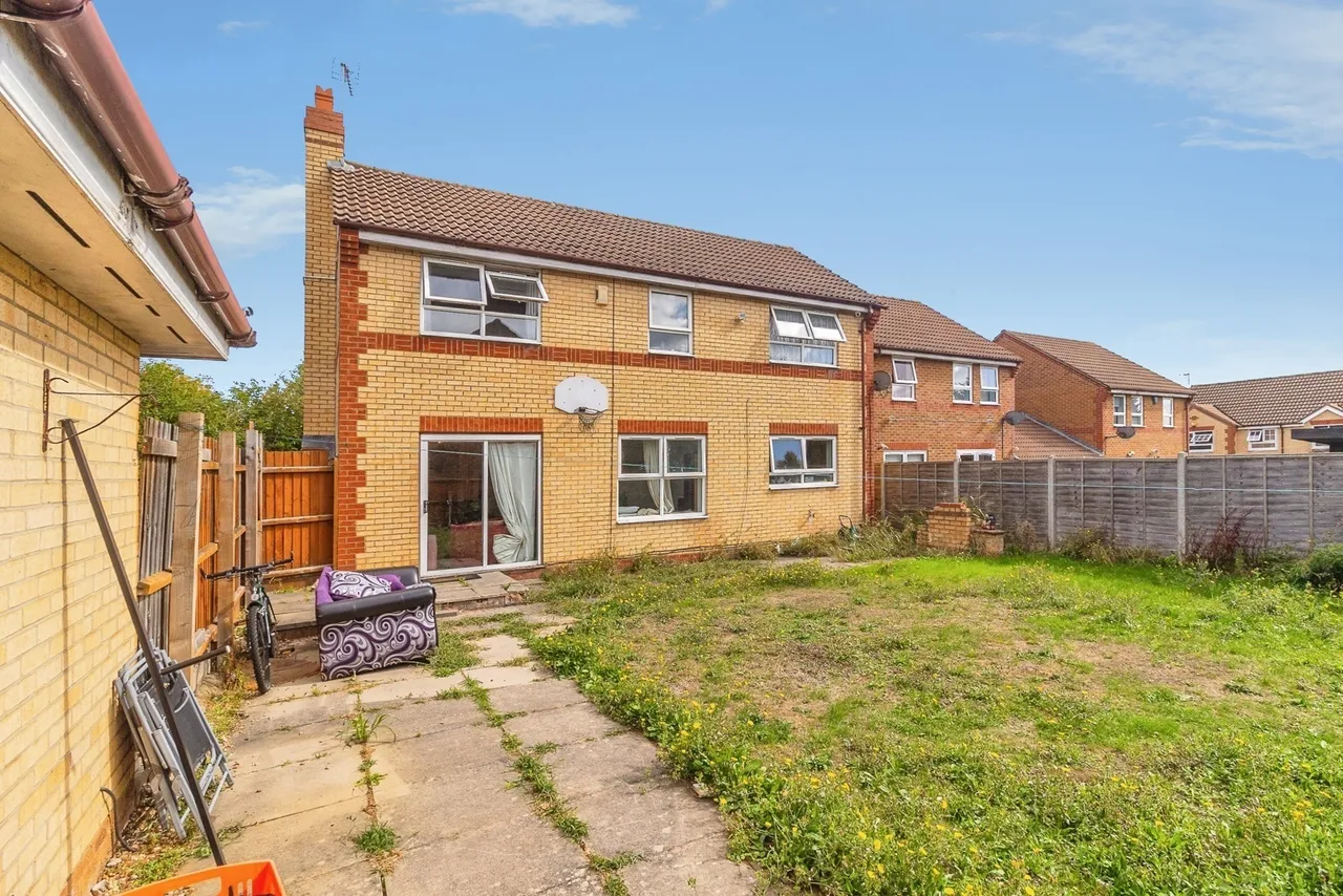 Kirkstall Place, Oldbrook, MK6, photo 2