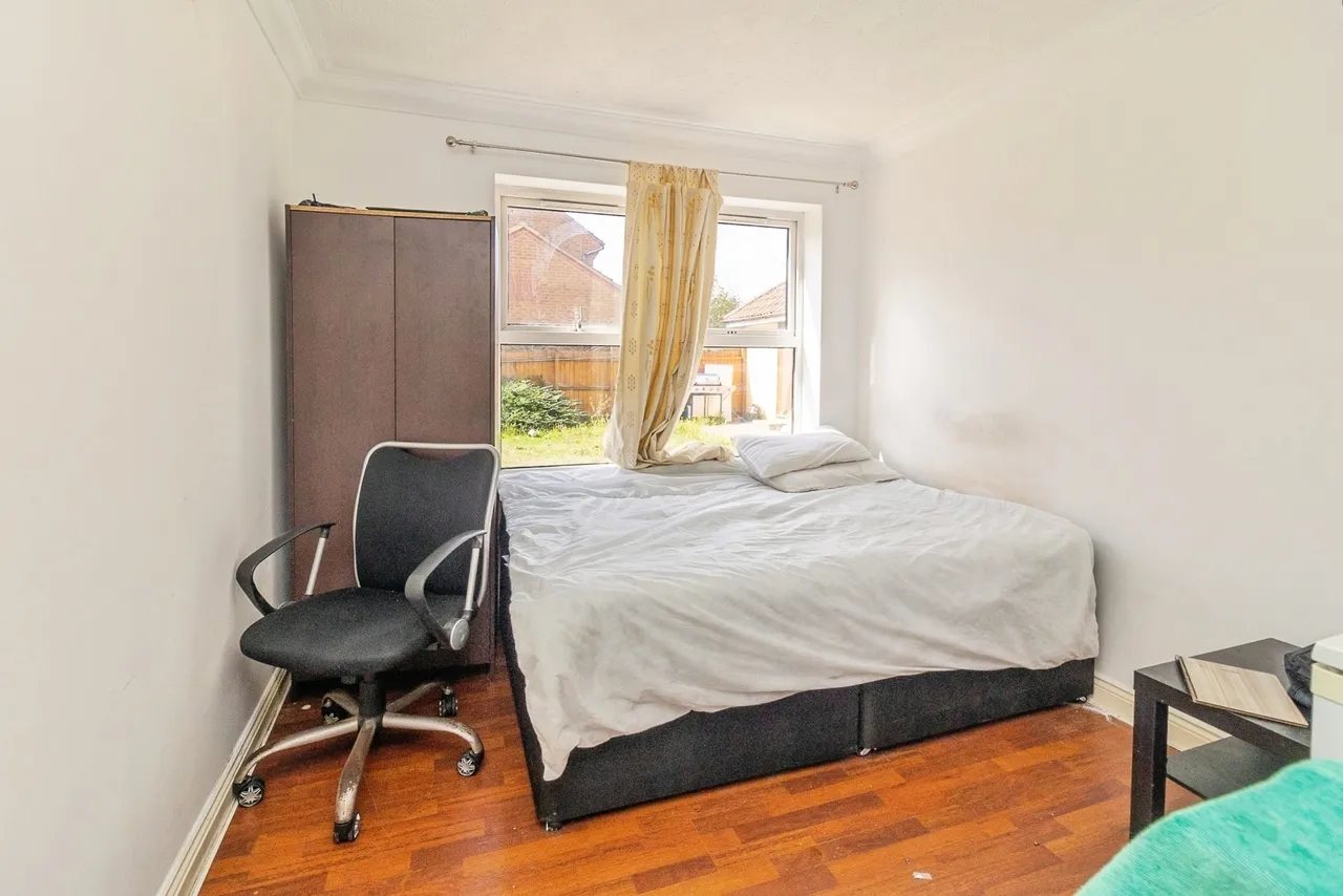 Kirkstall Place, Oldbrook, MK6, photo 10