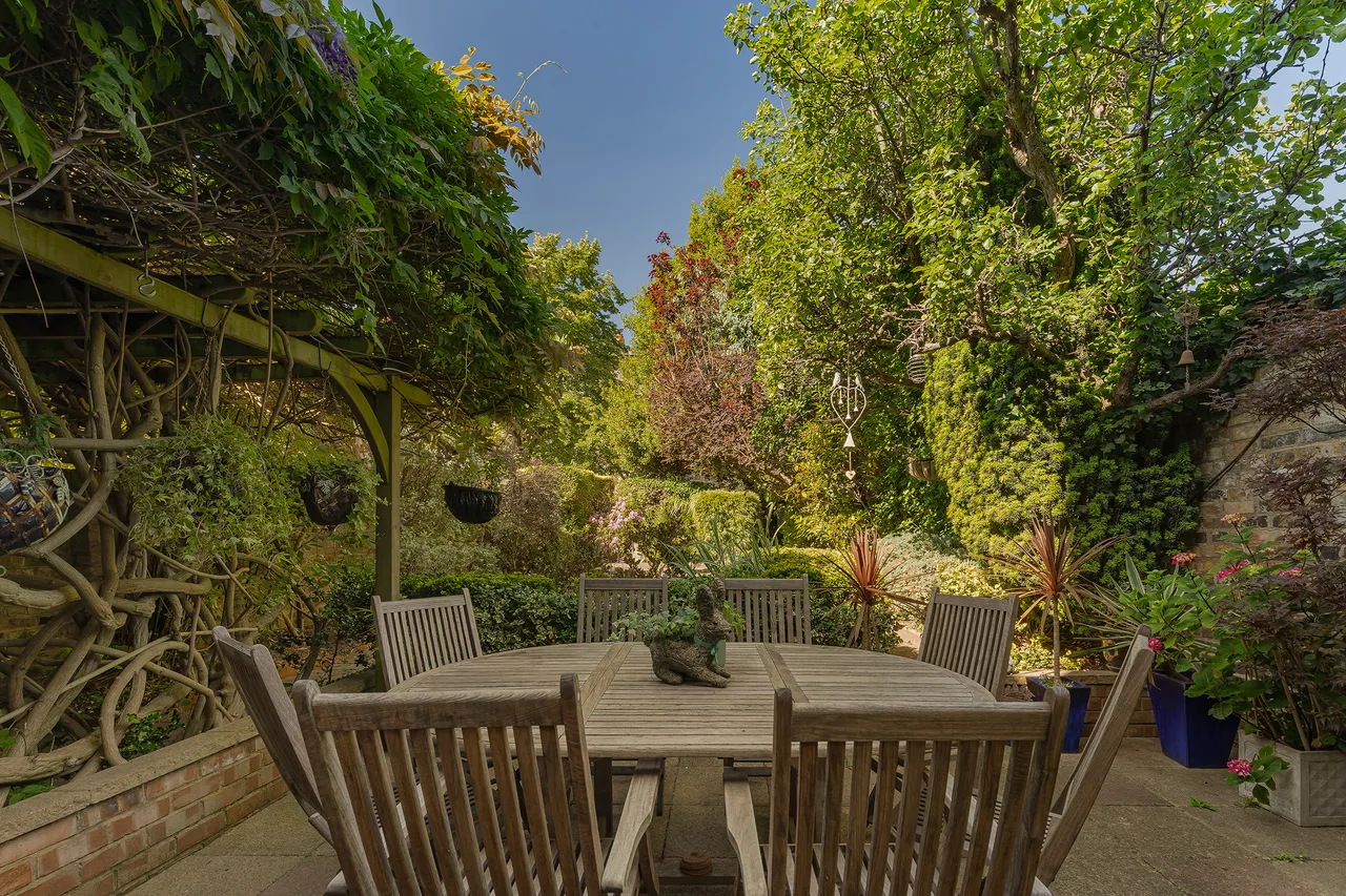 Dorncliffe Road, Fulham, South West London, photo 3