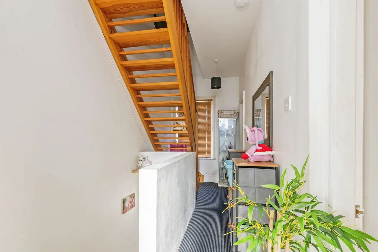 Newsome Road, Huddersfield, HD4, photo 6