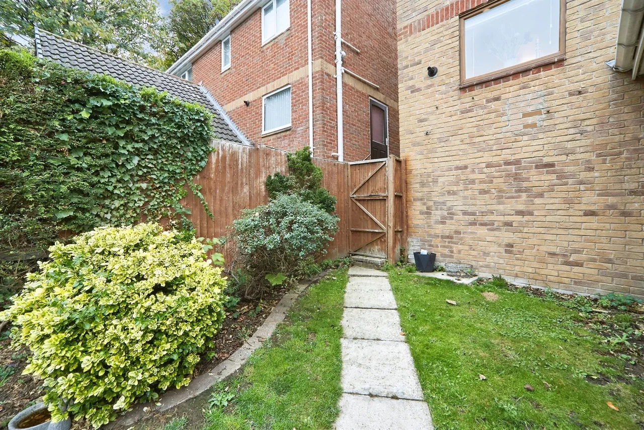 Ivy Chase, Pudsey, LS28, photo 20