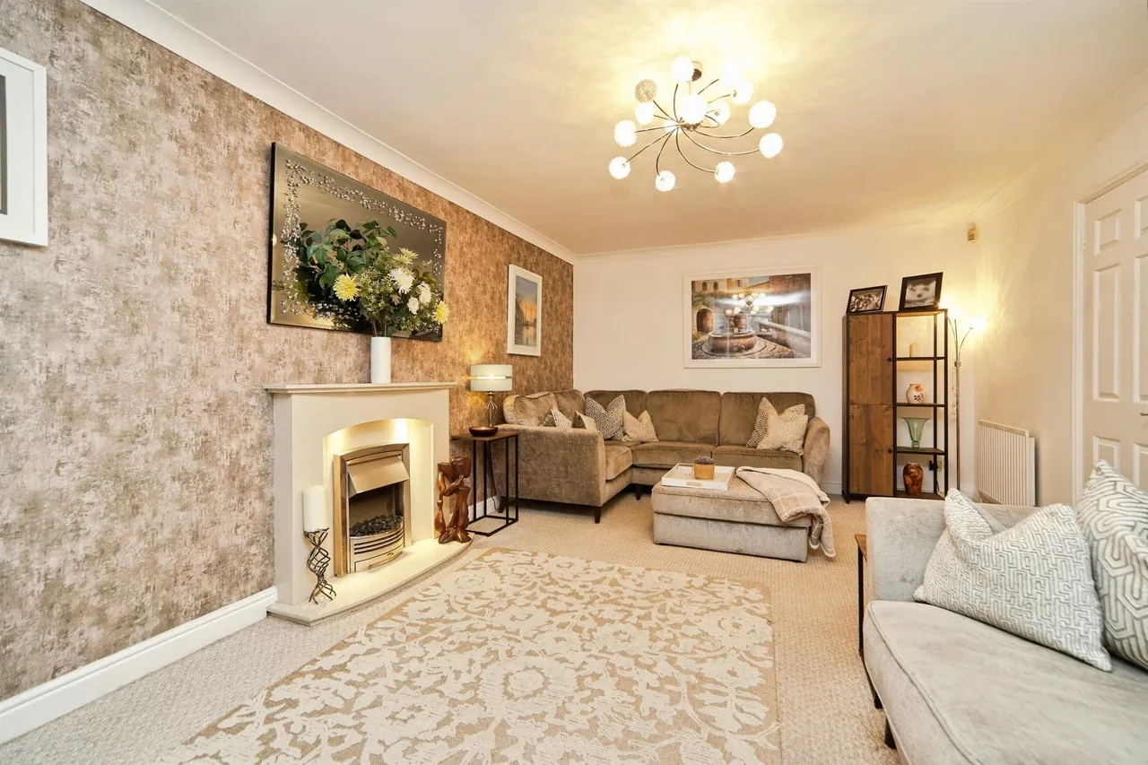 Ivy Chase, Pudsey, LS28, photo 3