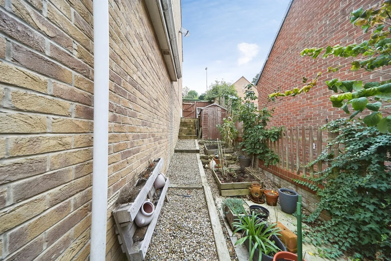 Ivy Chase, Pudsey, LS28, photo 19