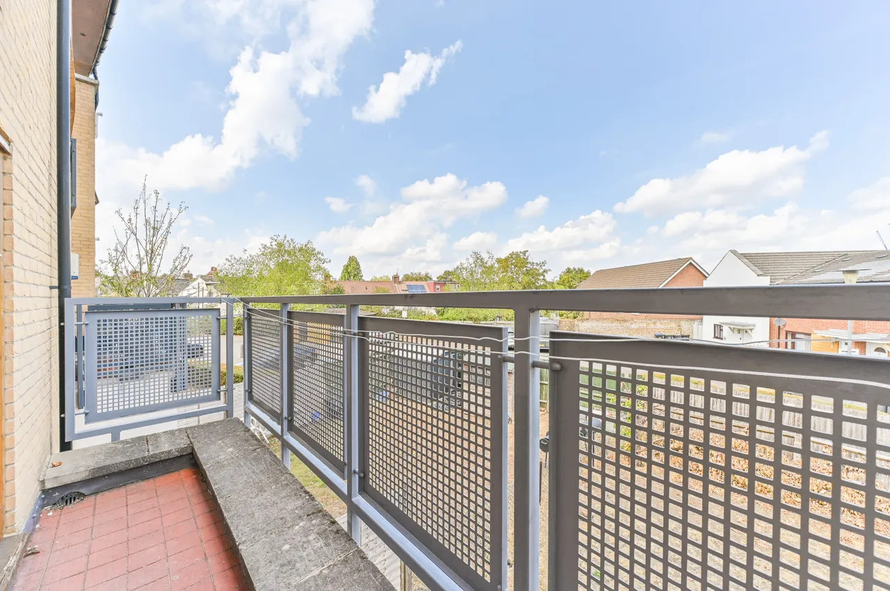 3 Goodman Crescent, Croydon, photo 6