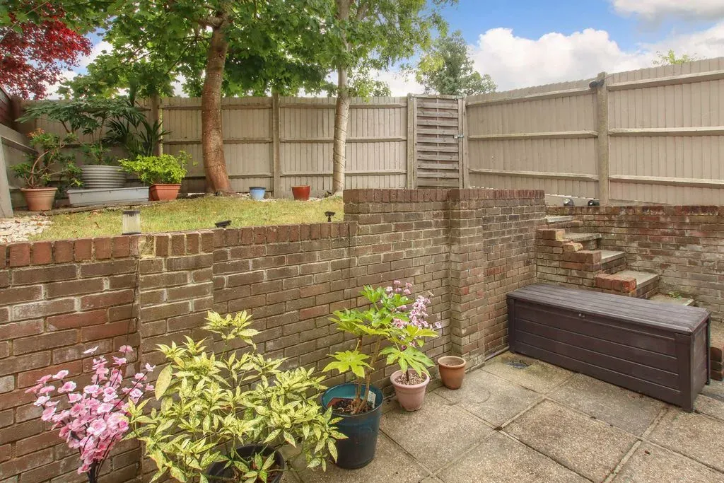 Grove Gardens, Tring, Hertfordshire, HP23 5PY, photo 7