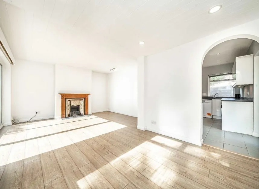 Longford Close, Hampton, TW12, photo 9
