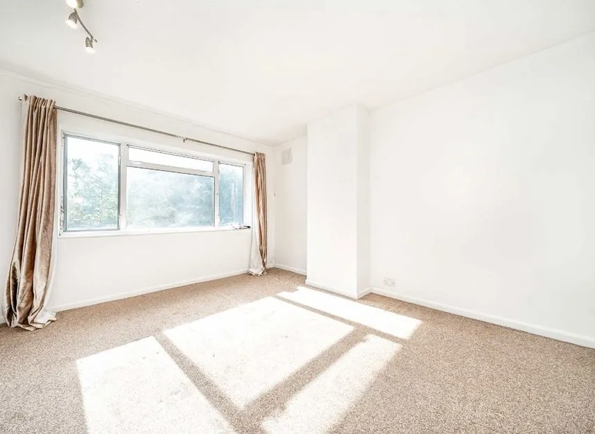 Longford Close, Hampton, TW12, photo 6