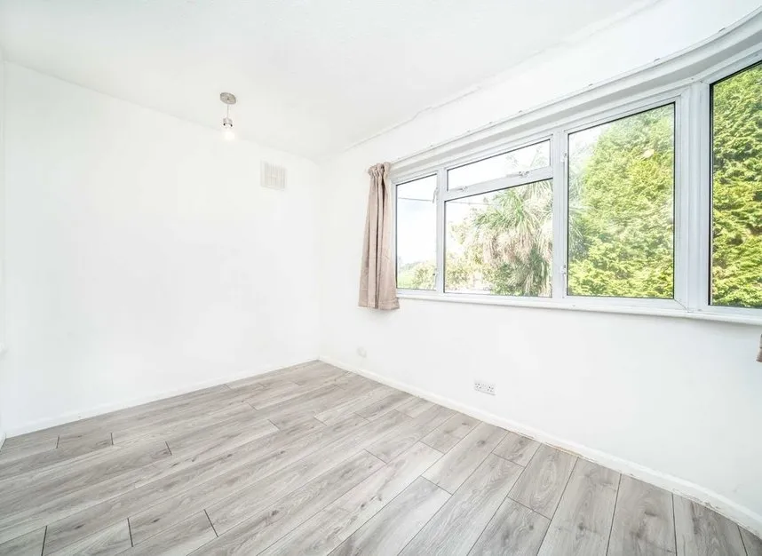 Longford Close, Hampton, TW12, photo 8