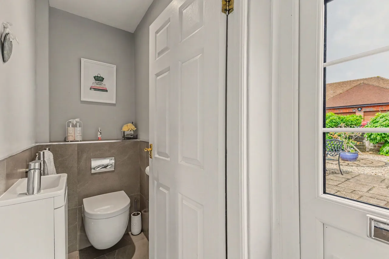 High Street, Honeybourne, WR11, photo 9