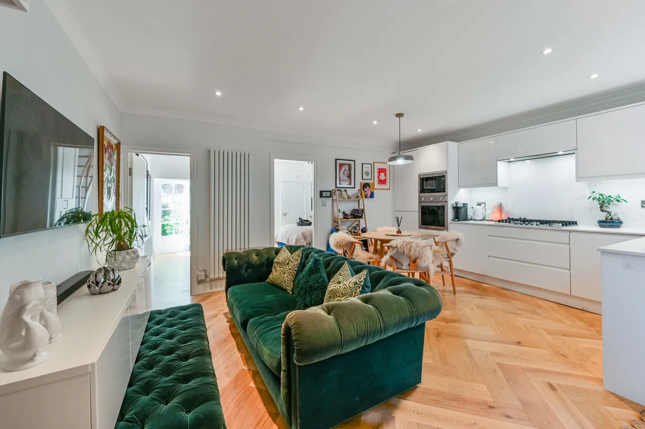 Basement Flat, 31 Daventry Street, London, photo 9