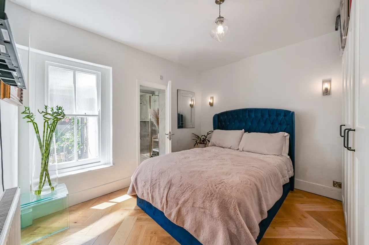 Basement Flat, 31 Daventry Street, London, photo 5