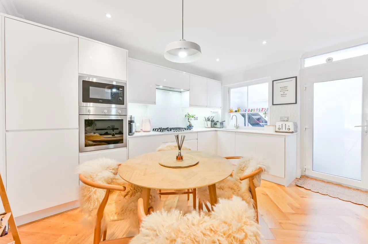 Basement Flat, 31 Daventry Street, London, photo 3