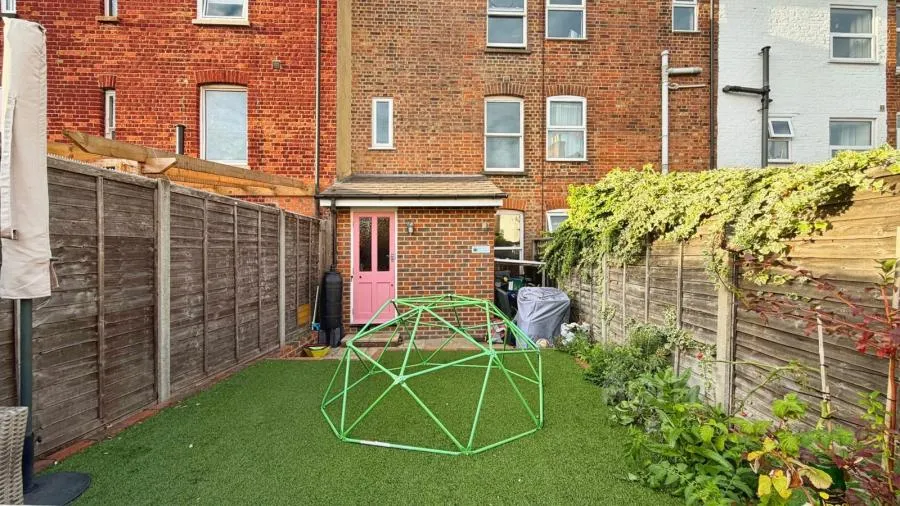 Lysons Road, Aldershot, GU11, photo 19