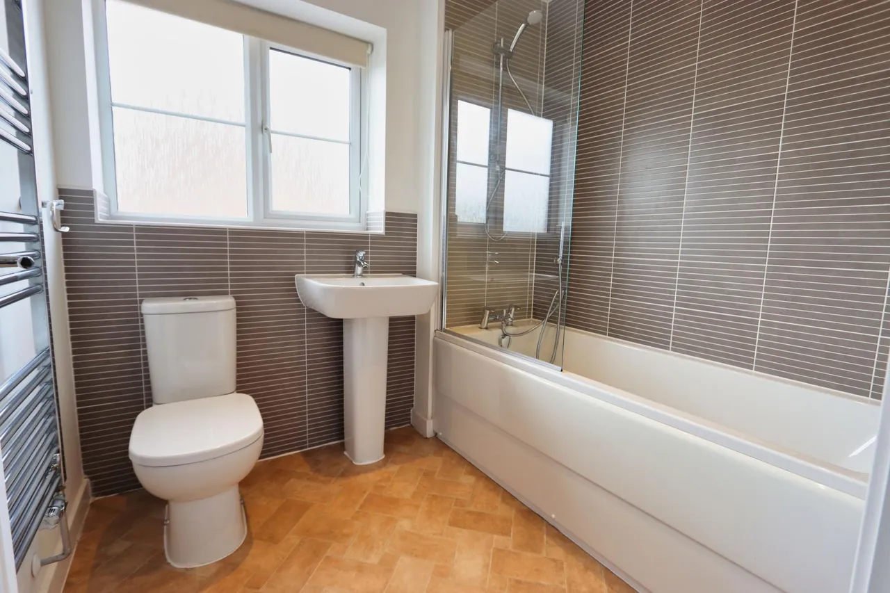 Holdenby Drive, Corby, NN17, photo 4