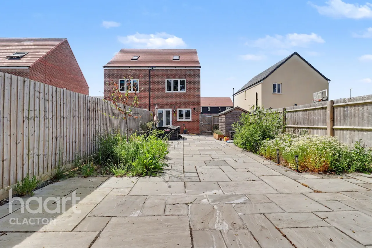 Tellin Way, Clacton-on-Sea, CO16, photo 16