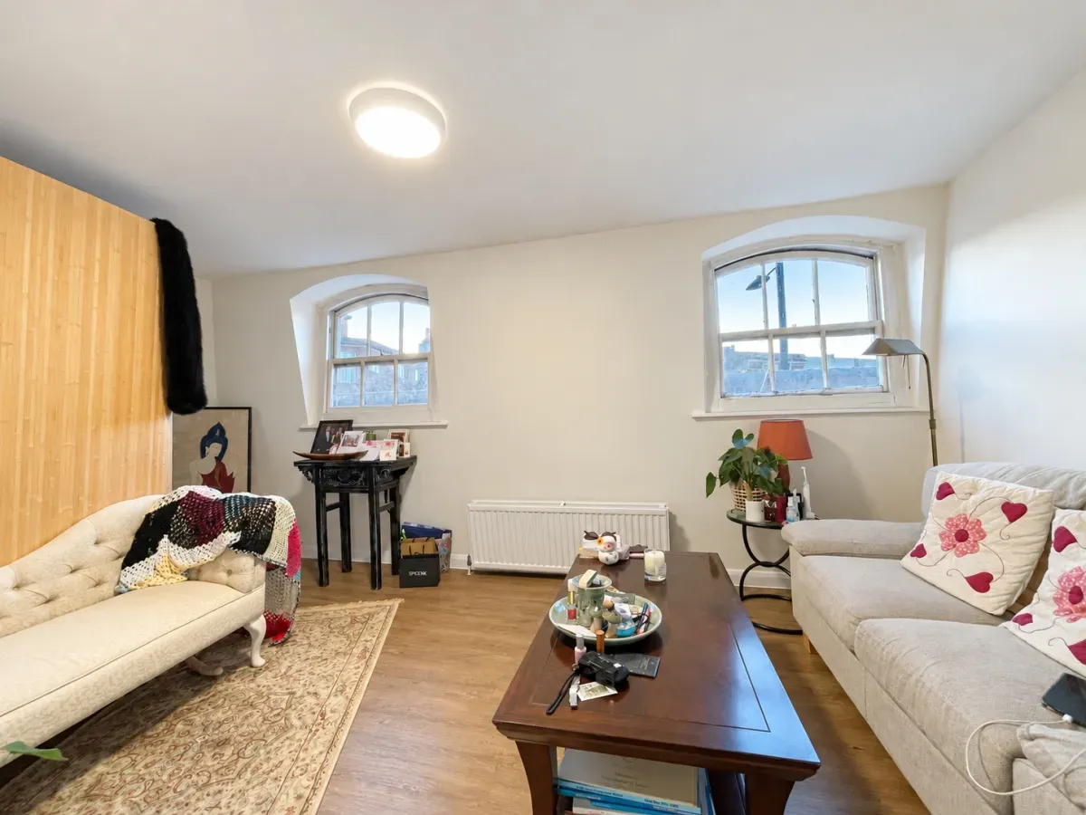 2 bed flat to rent, Amhurst Road, Hackney, E8