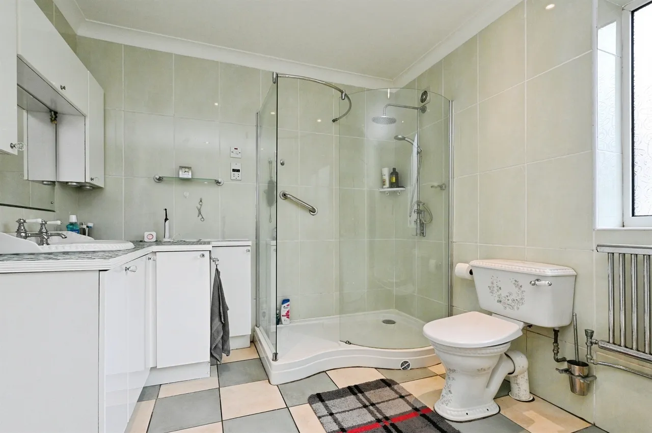 Manor Road, North Wootton, King's Lynn, photo 11