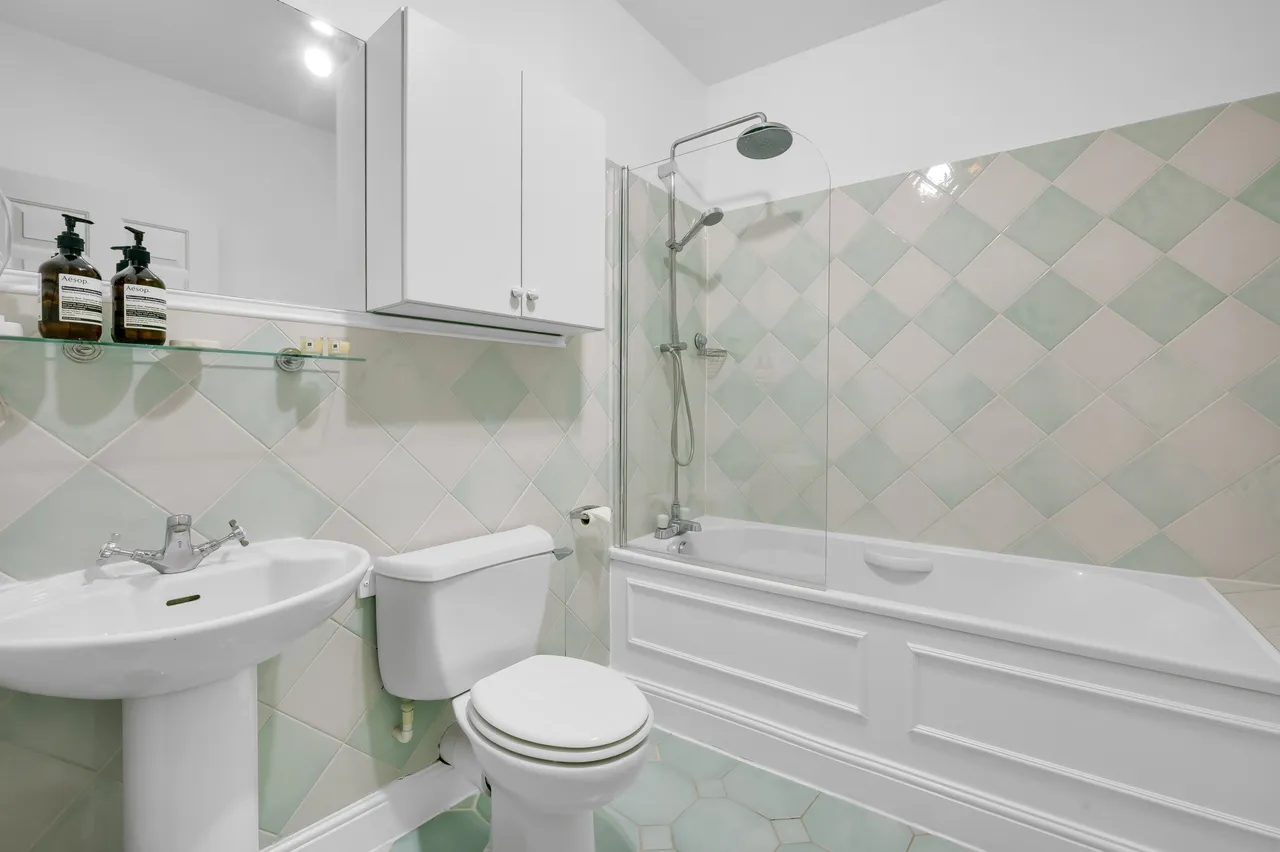 Lakeside Grange, Weybridge, Surrey, KT13, photo 17