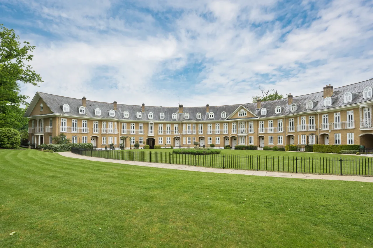 Lakeside Grange, Weybridge, Surrey, KT13, photo 11