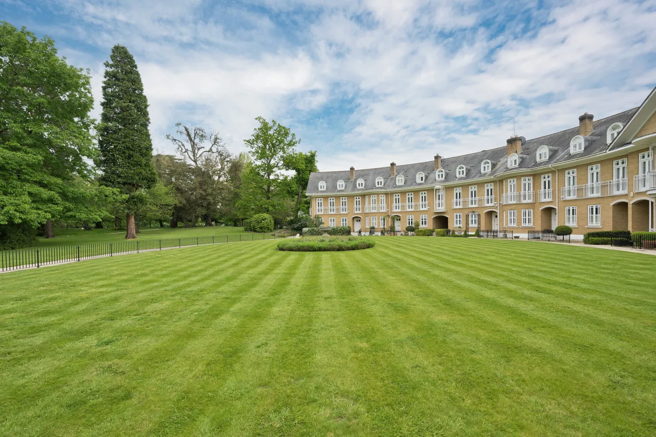 Lakeside Grange, Weybridge, Surrey, KT13, photo 5