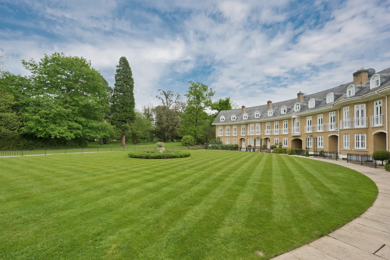 Lakeside Grange, Weybridge, Surrey, KT13, photo 10