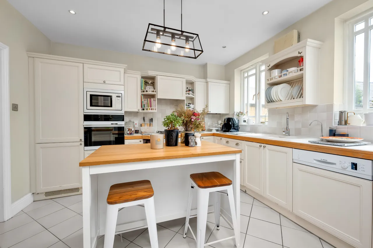 Lakeside Grange, Weybridge, Surrey, KT13, photo 3
