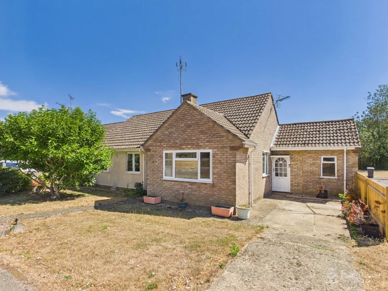 Highwood Crescent, Gazeley, CB8, photo 2