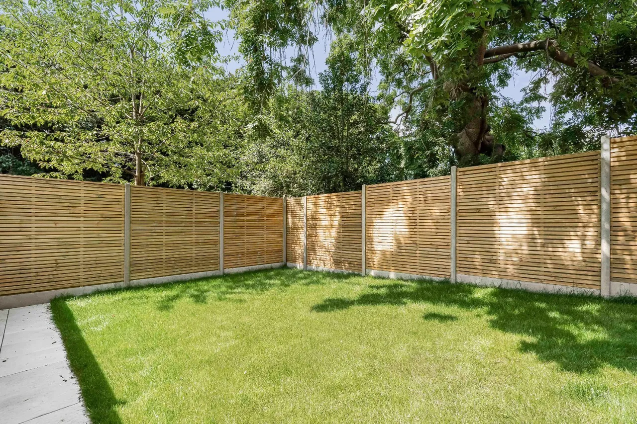 Rosemont Road, London, W3, photo 14