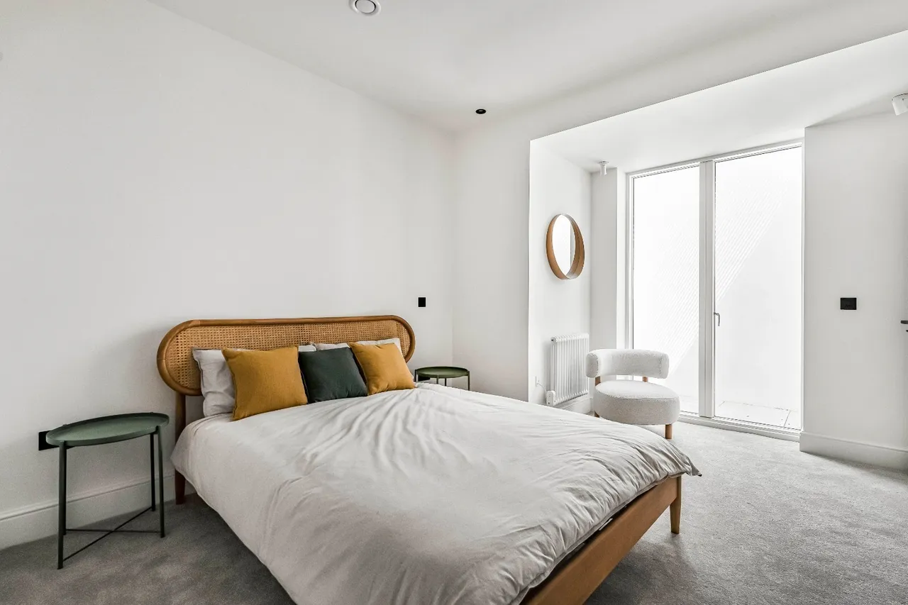Rosemont Road, London, W3, photo 8