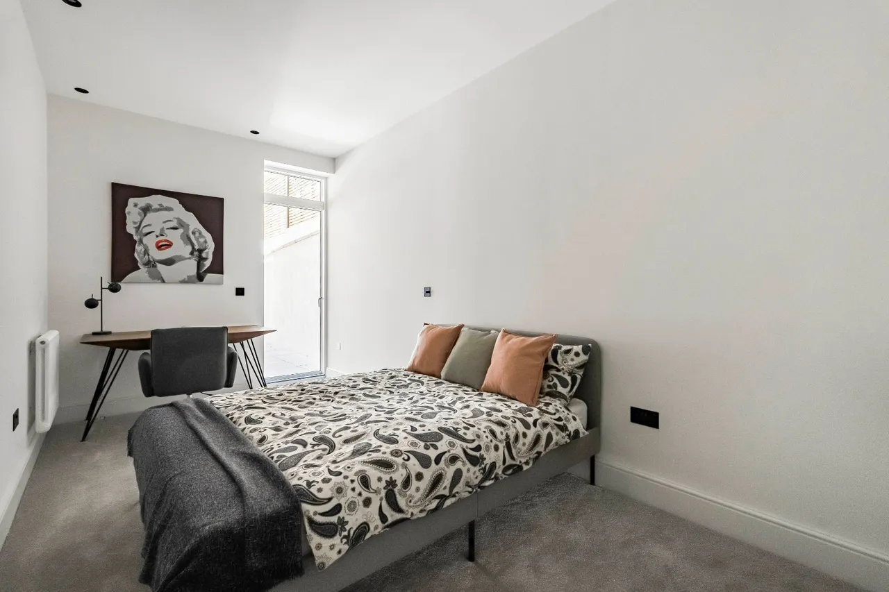 Rosemont Road, London, W3, photo 6