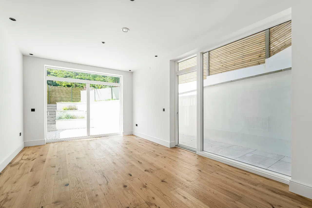 Rosemont Road, London, W3, photo 3