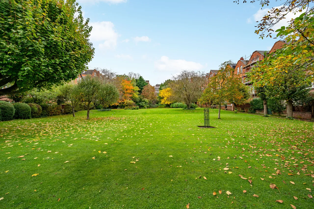 London, NW6, photo 12