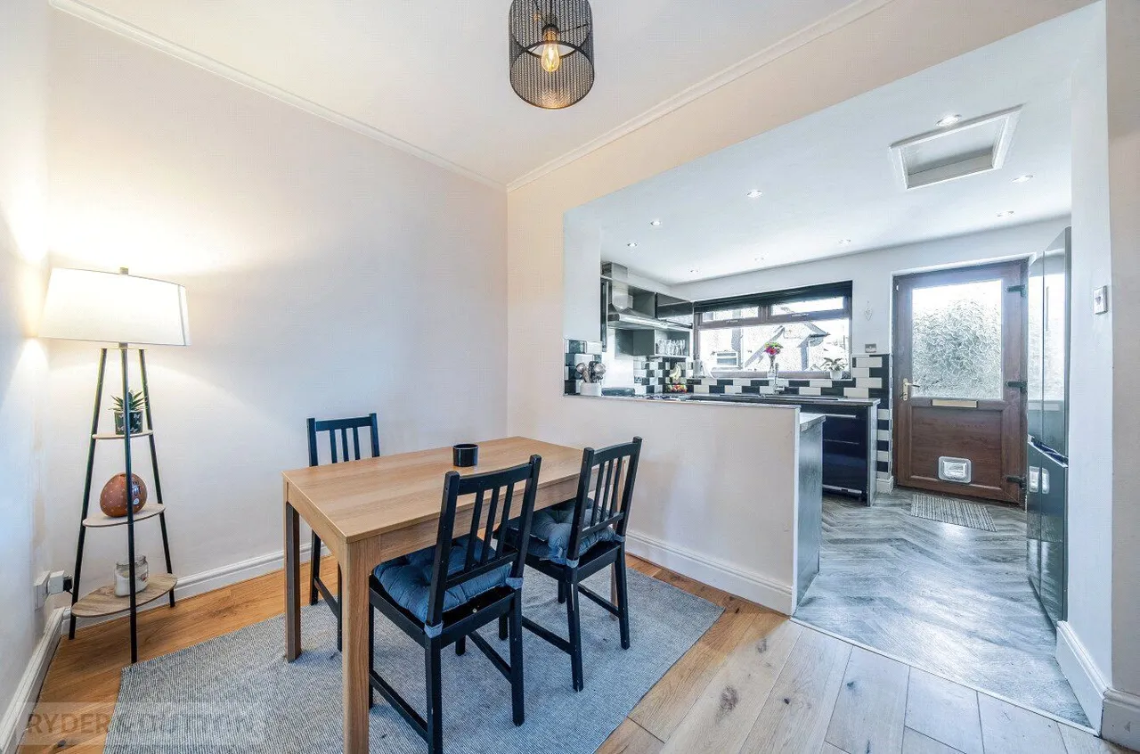 West View Terrace, Bradshaw, HX2, photo 6